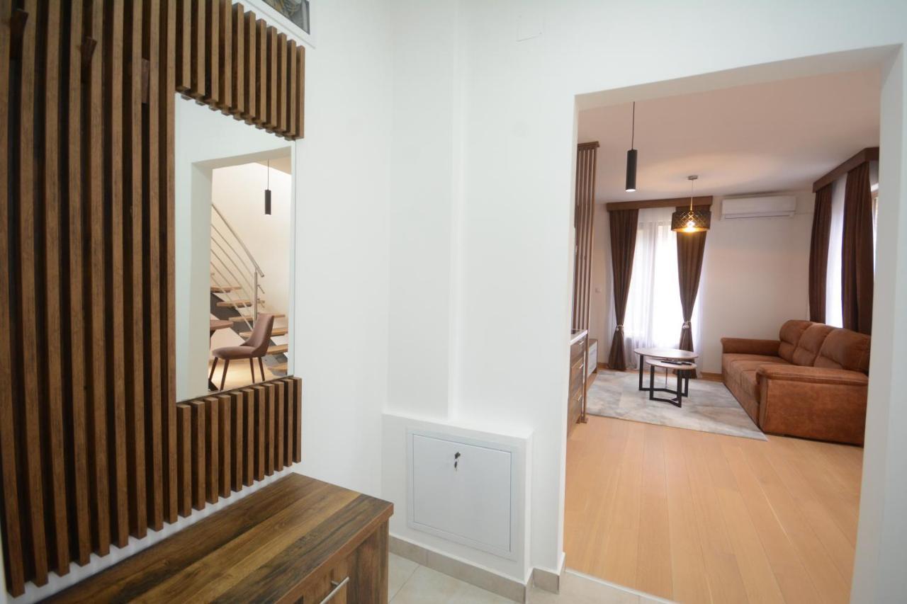 Crown House Aparthotel วรินรัชกา บานยา ภายนอก รูปภาพ