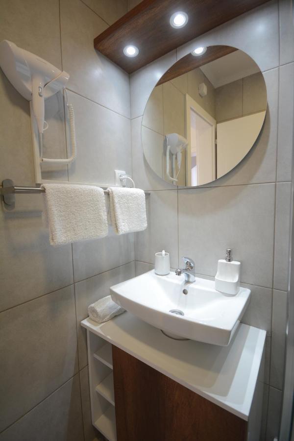 Crown House Aparthotel วรินรัชกา บานยา ภายนอก รูปภาพ